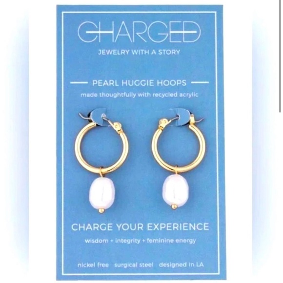 Pearl Huggie Hoop Earrings (gold tone) with Removable Pearls NWT - Picture 2 of 3